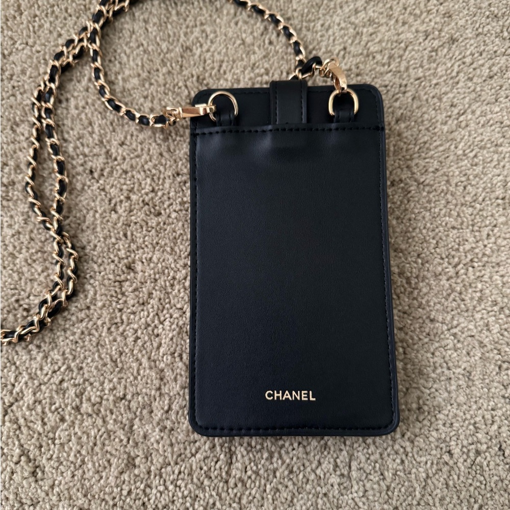 Chanel Coco Crush Phone Case Crossbody with Interwoven Chain Strap in Black - Picture 2 of 3